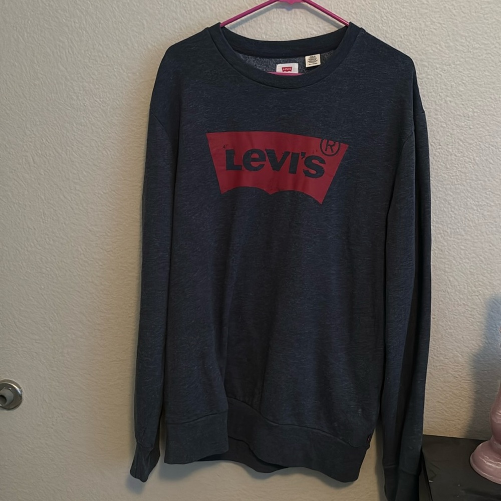 Grey Levi’s Crewneck